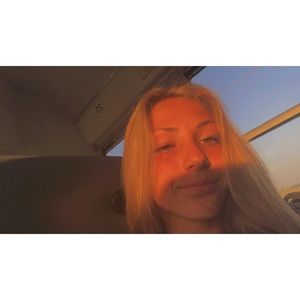 Meet your Posher, Hallie